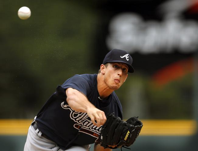 Rockies tropieza ante los Braves