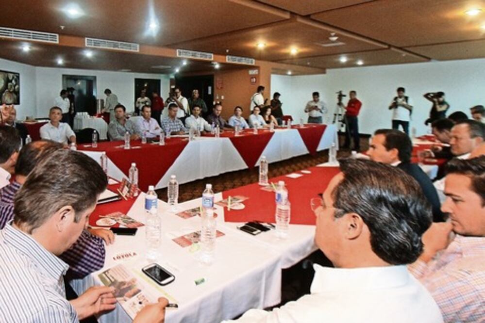 Pacta candidato impulso a vivienda