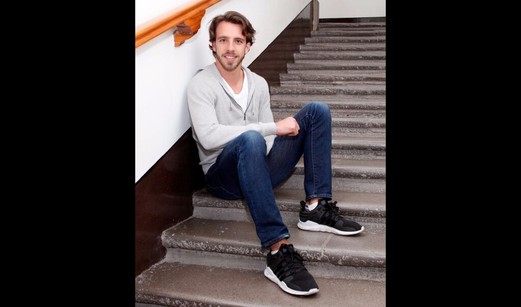 Francisco Diego es egresado de la carrera de Diseño Industrial, por la Universidad Iberoamericana