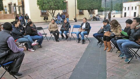 Exigen ex servidores públicos liquidaciones justas a alcalde