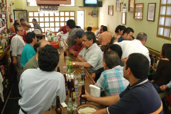 En Querétaro, cantinas mantienen medidas de seguridad