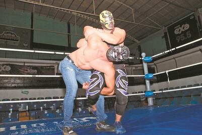 Sin límite de tiempo, regresa la lucha libre al ring de Querétaro 