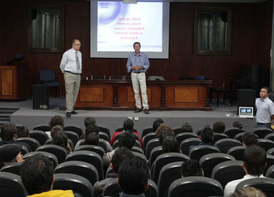 UAQ colaborará con la Escuela Central de París