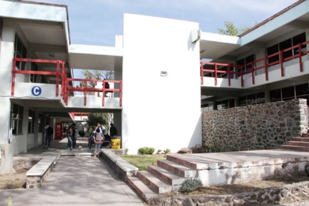 Egresan expertos del área matemática