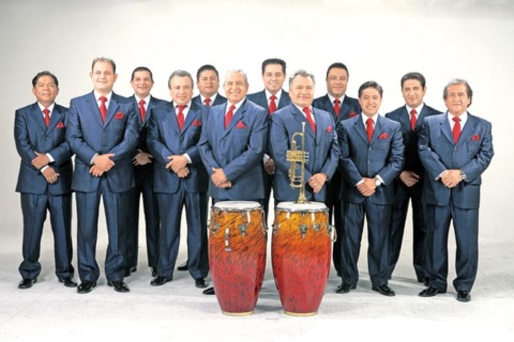 La  cumple seis décadas