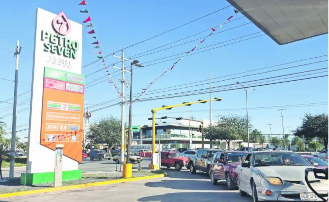 Escasez de gasolina desata compras de pánico en al menos seis estados