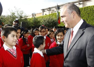Temas de queretanos trascienden 