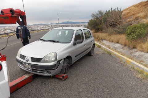 Sin lesionados salida del camino