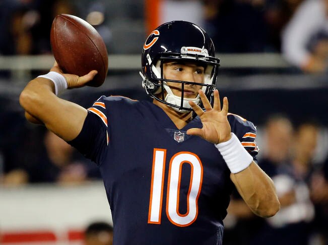 Trubisky paga cara la novatada