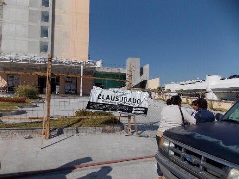 Clausuran obras de hotel