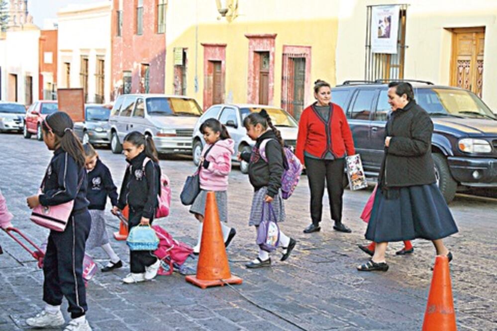 Concluye horario de invierno en primarias