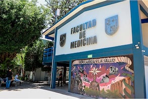 Director de Medicina acusa guerra sucia en su contra