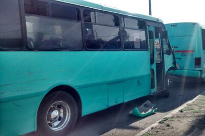 Ruta de transporte público impacta a autobús 