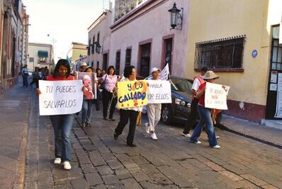 Marchan por proteger el derecho a la vida 
