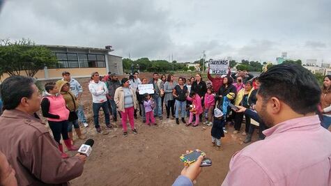 Exigen padres apertura de escuela en San Juan del Río