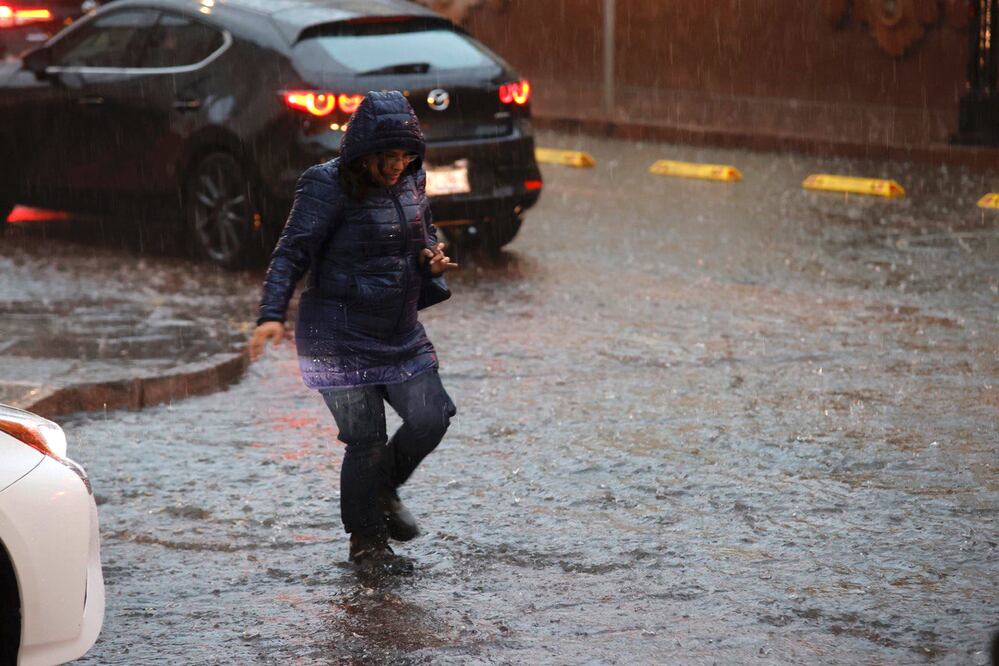 Piden a queretanos no tirar basura  en la vía pública