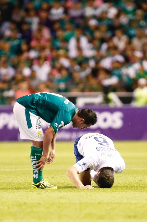 Cruz Azul se “suicida” como en cada torneo