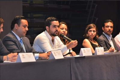 Colón da 140 escrituras en Tierra y Libertad