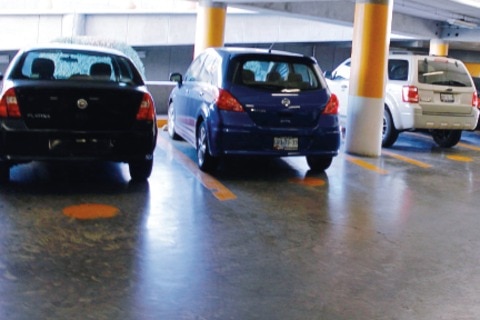 Acusan anomalías en sitios de estacionar