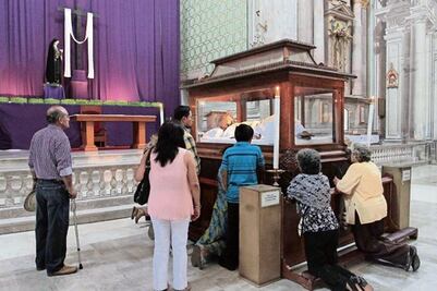 Llama Iglesia a humanizarse 