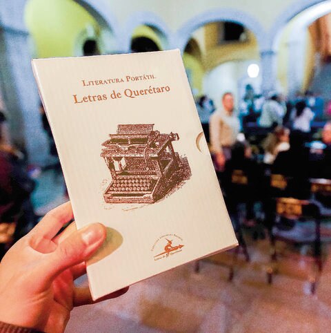 Presentan libro de literatura