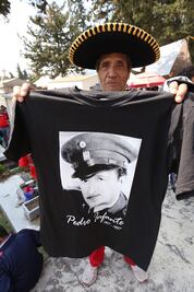 Venden y recuerdan a Pedro Infante