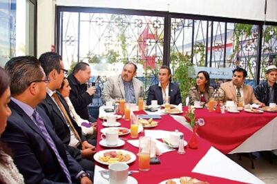  Crean asociación  pro derechos humanos 