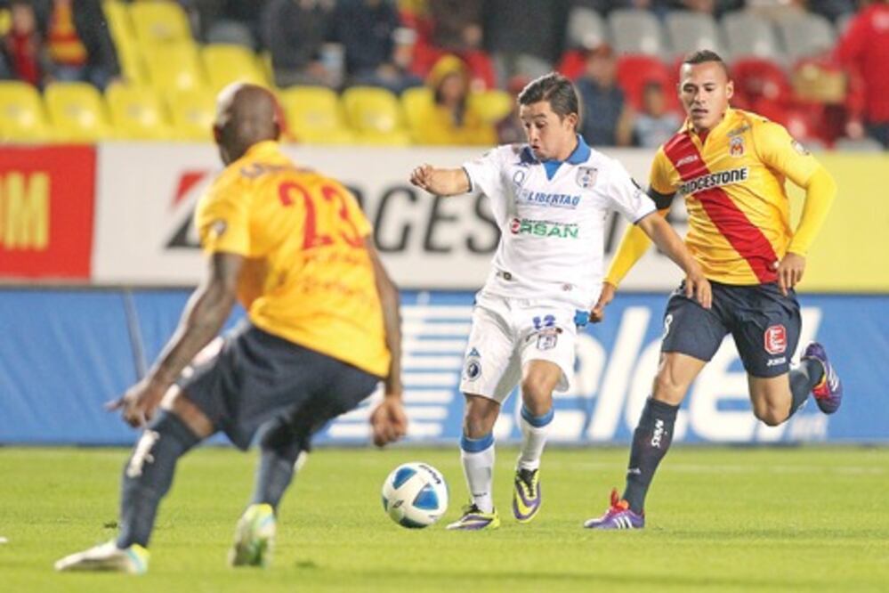 “Hobbit” Bermúdez, contento con Gallos