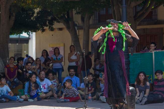 Sin incidentes se realiza Hora del Cuento Drag