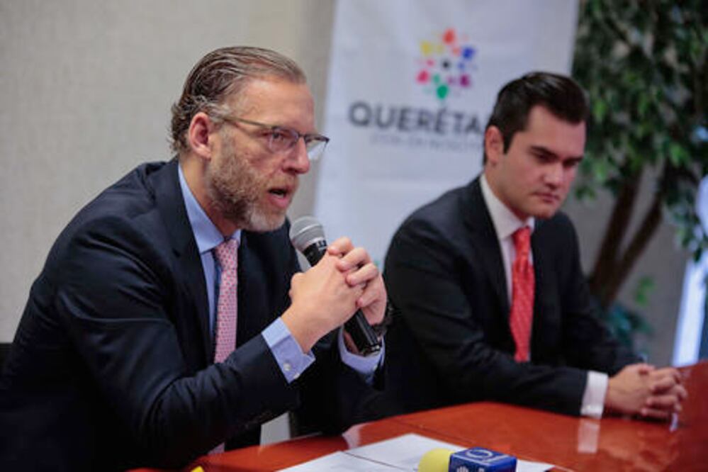 Espera gobierno concretar llegada de dos aeronáuticas