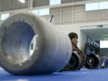 Retrocede producción industrial 2.4% 