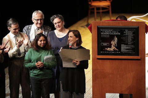 Televisa consiente a Diana Bracho