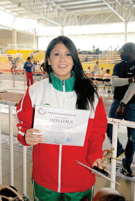 Paola Pliego se cubre de dorado