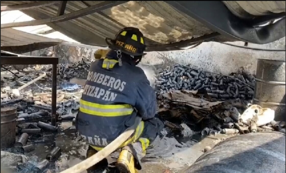 Incendio deja 3 lesionados en Atizapán de Zaragoza