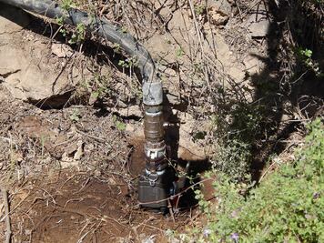 Buscan prisión por portar arma y robo de combustible