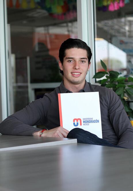 Mauricio cursa la licenciatura en Administración y piensa acercarse a la entidad de crédito de su universidad. FOTO: LUIS SÁNCHEZ. EL UNIVERSAL