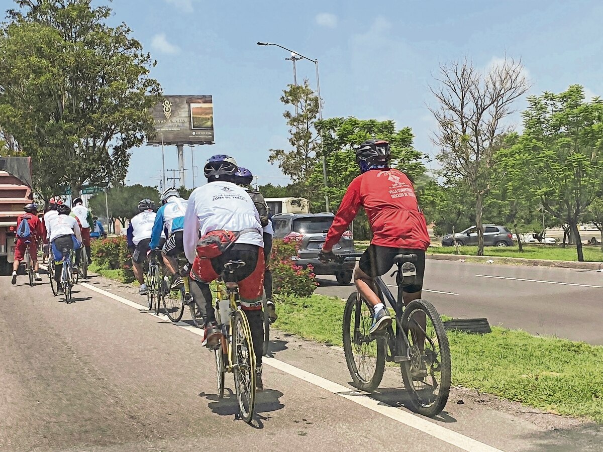 Ciclistas emprenden camino para visitar a la Virgen de San Juan de los Lagos
