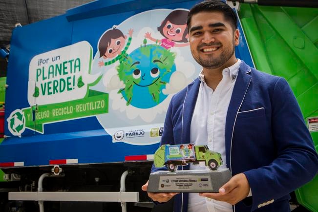 Promueven jóvenes reciclaje de la basura