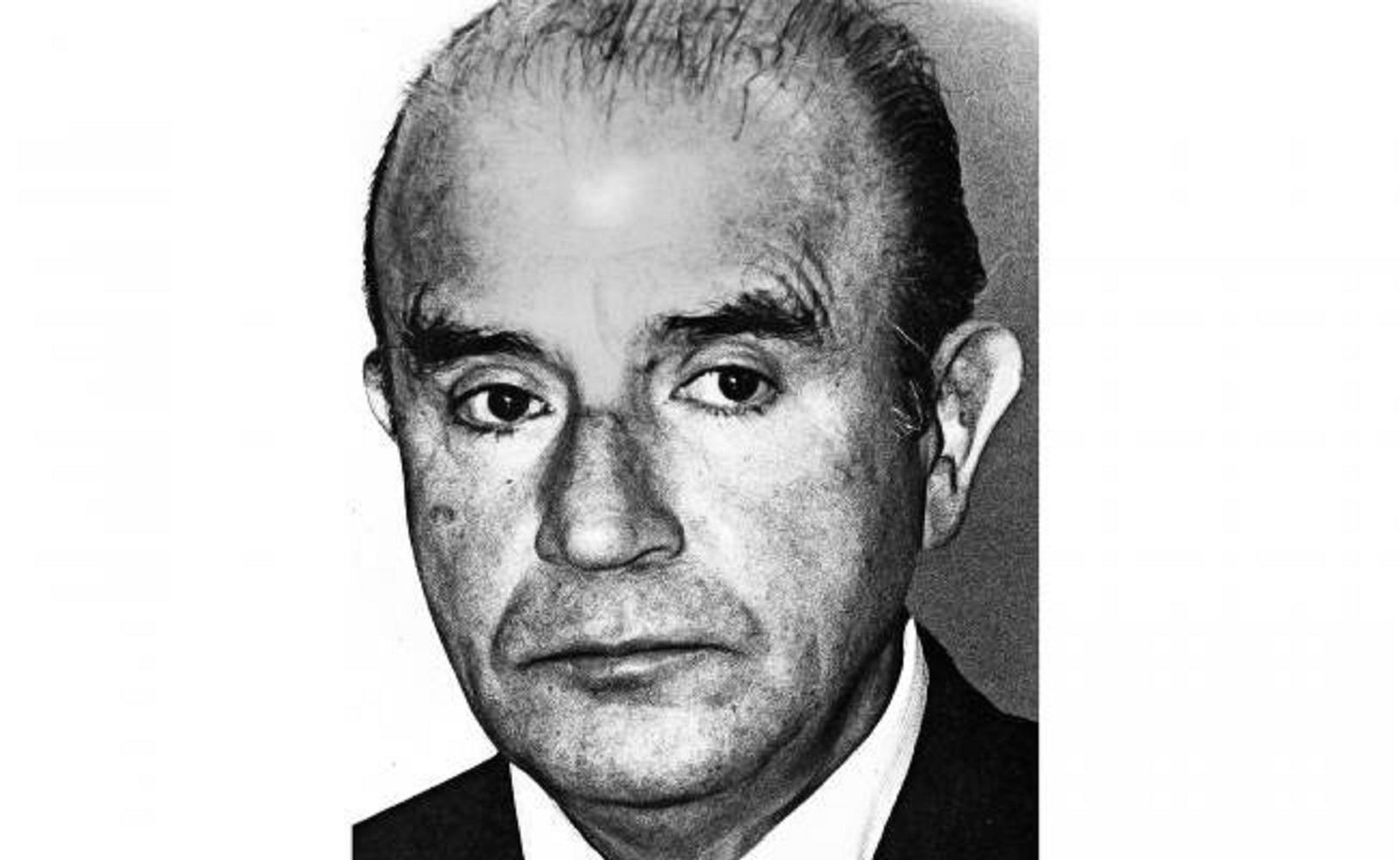 José Luis Martínez, ensayista y editor, en una imagen de 1960. (ACERVO FOTOGRÁFICO CNL-INBA)