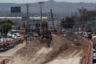 Por tres semanas, reducirán un carril más en 5 de Febrero