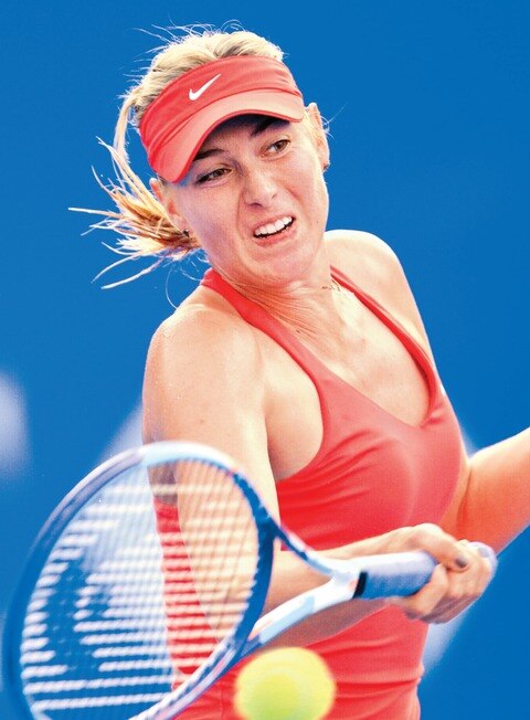 Sharapova debuta con fácil triunfo