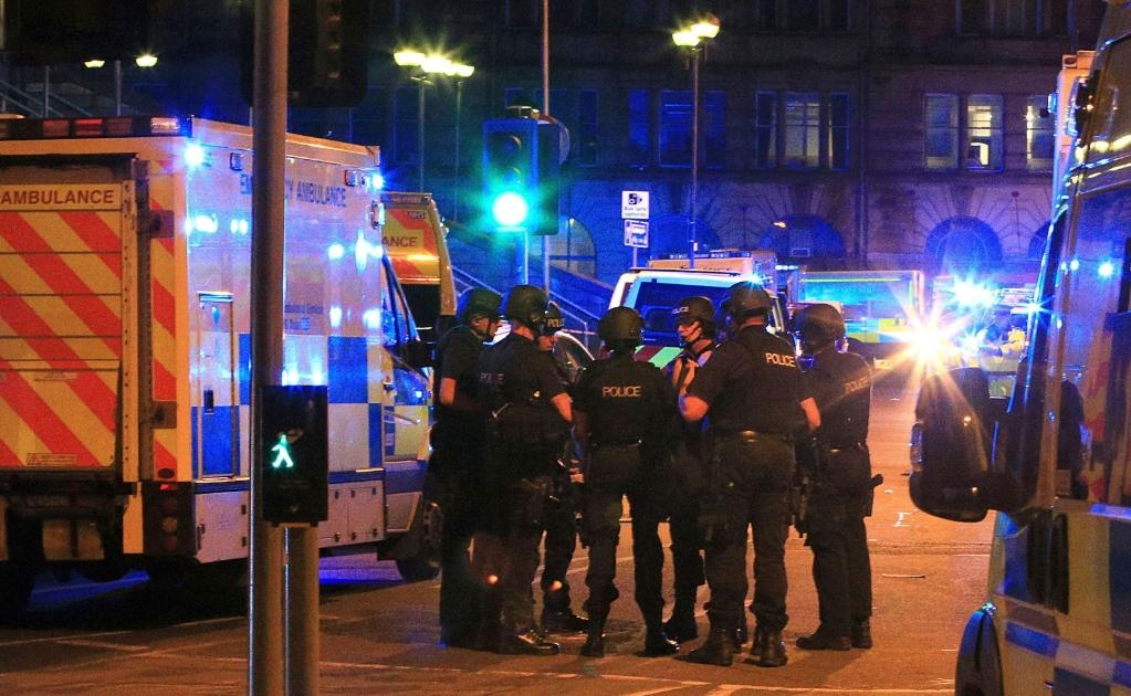La policía británica dijo el lunes que respondió a un incidente serio en un recinto en la ciudad inglesa de Manchester, donde la estrella pop estadounidense Ariana Grande estaba dando un concierto. Foto Xinhua