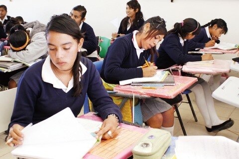 Buscan 24 mil alumnos un lugar en secundaria