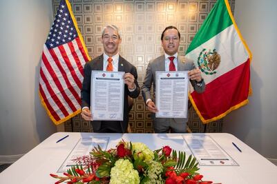 Corregidora y San Antonio firman convenio para fomentar el desarrollo industrial y empresarial