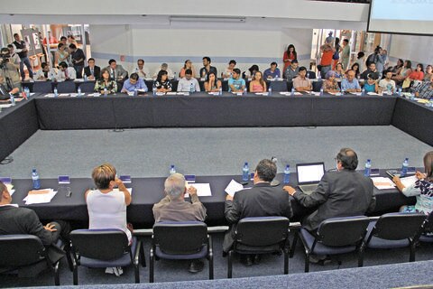 Insiste UAQ en reunión con gobernador