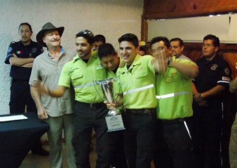 Compiten rescatistas del CRUM