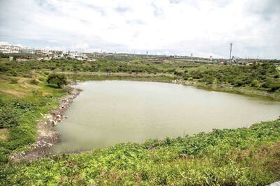 Comprometen obras de centro comercial en predio de Milenio