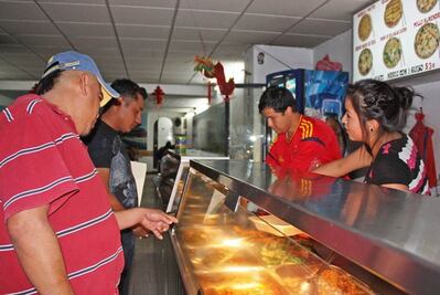 Decomisan  60 kilos  de comida insalubre