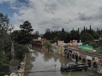 Evacúan viviendas y tres hoteles en Tequisquiapan y también aplican el Plan DN III