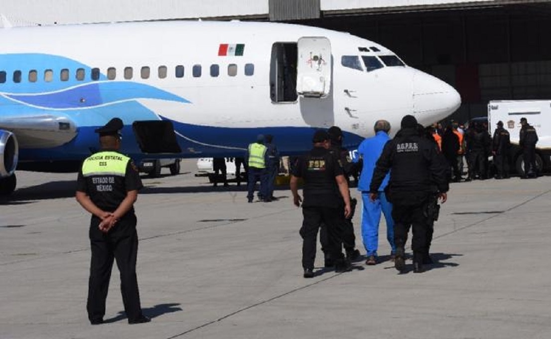 Trasladan a 50 reos de alta peligrosidad del Edomex a penales federales